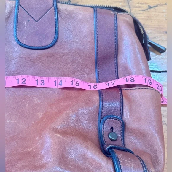 Fossil Vintage Reissue Brown and Tan Leather Shoulder Bag Distressed - Picture 8 of 16